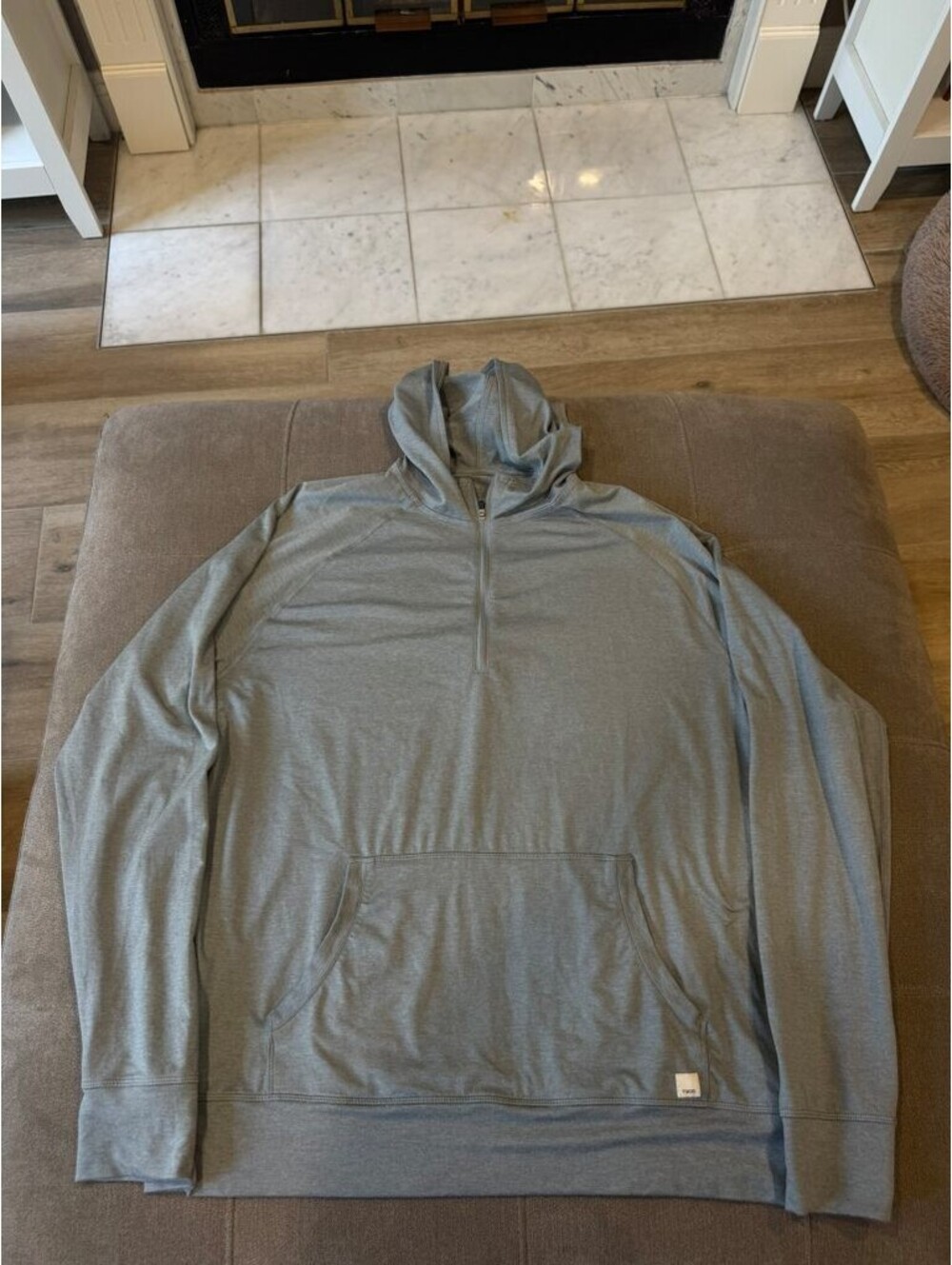 Vuori Mens XL Gray Half Zip Hoodie Pullover Kanga Pocket